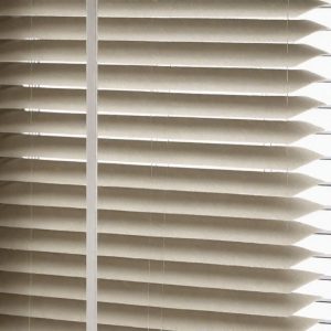 jaluzi akustik akustik jaluzi perde ses emici jaluzi keçe jaluzi felt venetian blinds 50mm keçeden jaluzi gürültü otoban ses _5-min