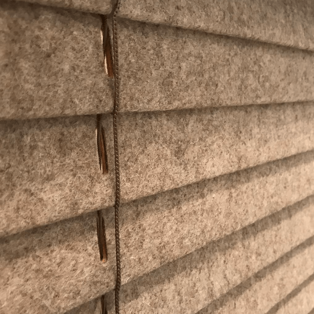 jaluzi akustik akustik jaluzi perde ses emici jaluzi keçe jaluzi felt venetian blinds 50mm keçeden jaluzi gürültü otoban ses emici_1-min