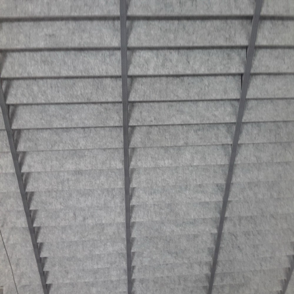 jaluzi akustik akustik jaluzi perde ses emici jaluzi keçe jaluzi felt venetian blinds 50mm keçeden jaluzi gürültü otoban ses emici_20-min