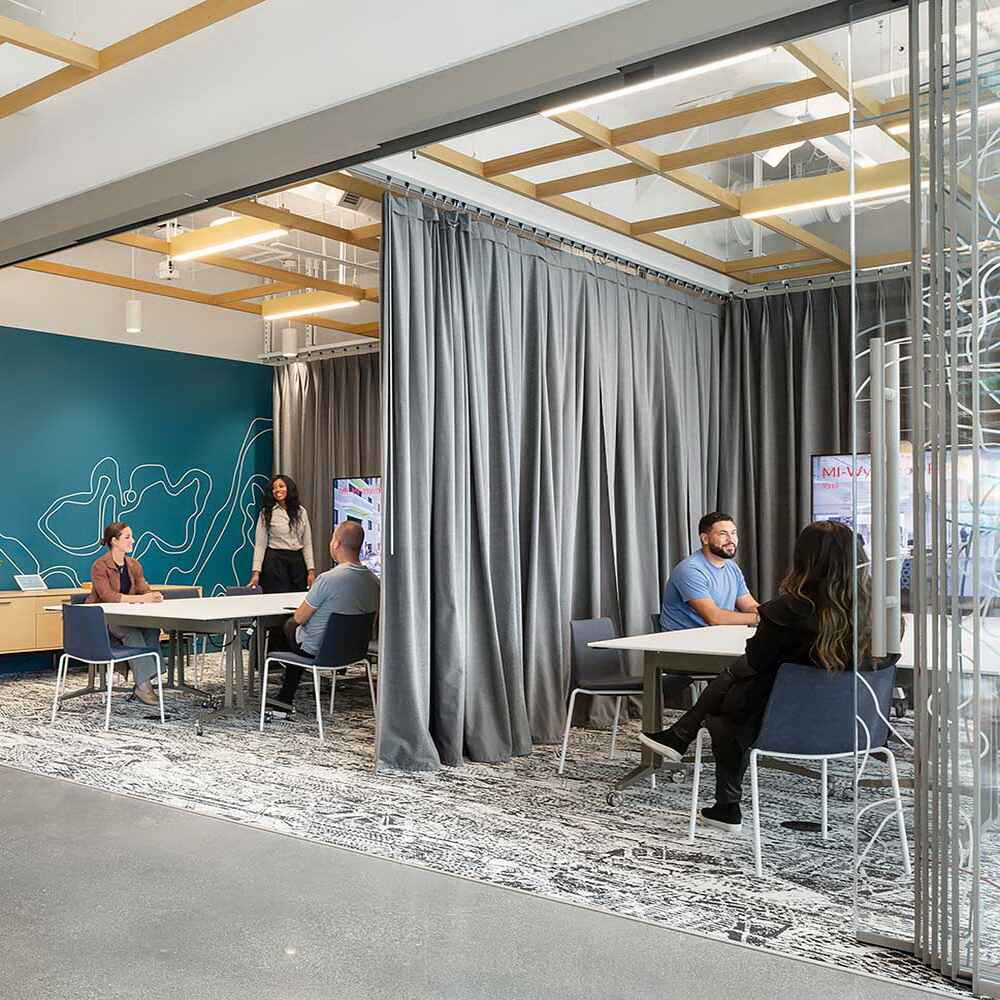 toplantı odası akustik ses çözümleri ofis toplantı genel müdür meeting room acoustic curtains blinds ses emici jaluzi japon kumaş paneller panel ofis_14.jpg